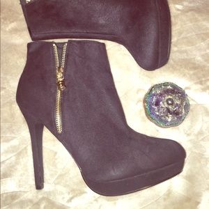 Ankle black booties